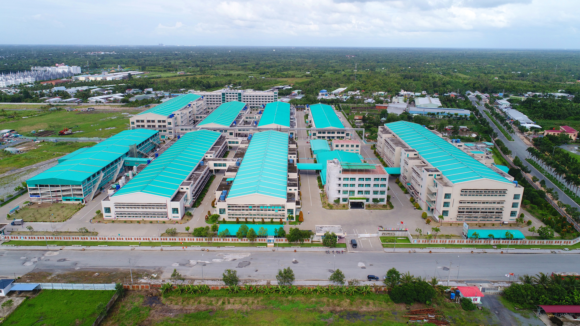 Nhà Máy Lạc Tỷ 2